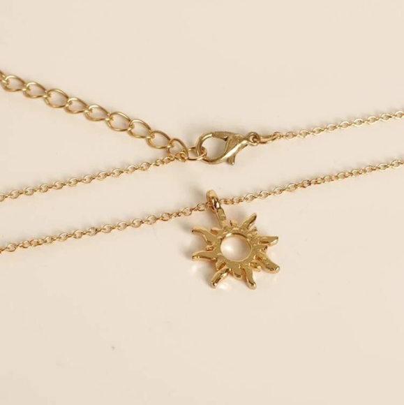 *Clem* Sun Pendant Necklace - Picture 2 of 3